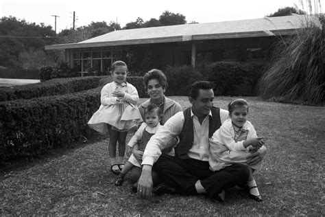 Johnny Cash's 80th Birthday: Rare and Unpublished Photos of the Country ...