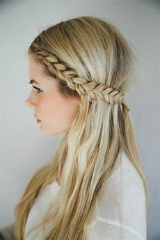 Hair Style Simple Wedding by 20 Awesome Half Up Half Wedding Hairstyle Ideas Hair Style Simple Wedding