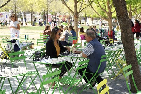 Chess Lessons | Texas Chess Center — Klyde Warren Park