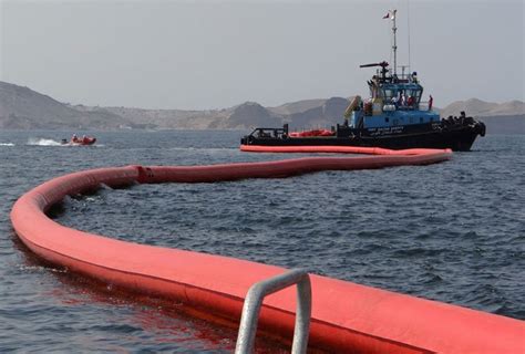 Application of Oil Booms Manufacturers and Supplier in India | High ...