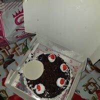 Swiggy — spilled damaged birthday cake