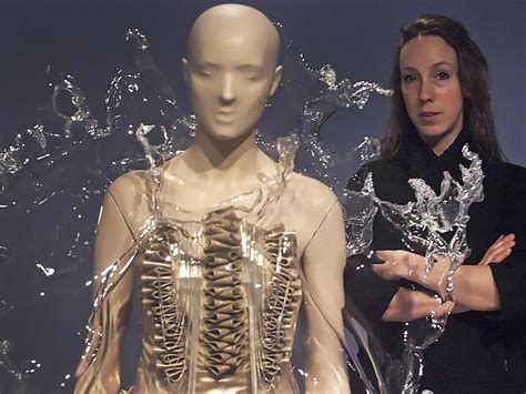 Iris Van Herpen: redefining haute couture with technology | Meer