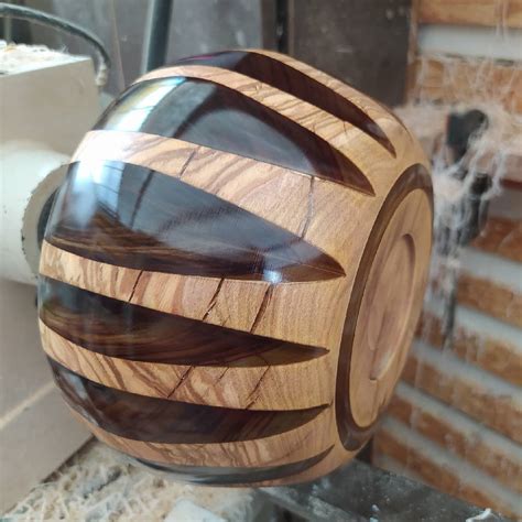 Buenas a todos, os pongo uno de los trabajillos a los que me estoy ...