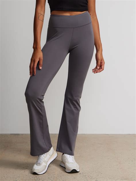 Ponte Wide Leg Mid Rise Pant – New York & Company