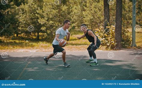 Playing Basketball 的图像结果