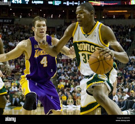 Kevin durant of the seattle supersonics hi-res stock photography and ...