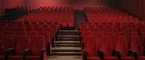Boutique Movie Theater In Surat With Luxurious Seating!