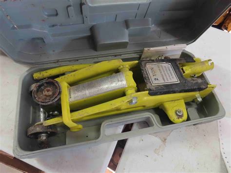 (2) 2 Ton Floor Jacks