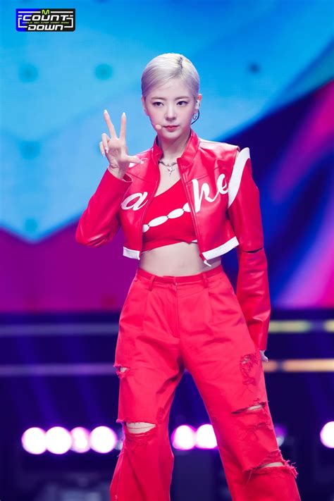 230815 ITZY - CAKE (230810 M Countdown Stage Pics) : r/ITZY