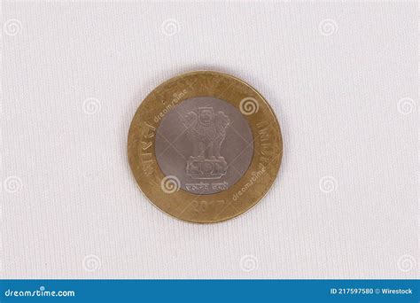 白色背景中的印度卢比硬币 库存照片. 图片 包括有 å¹¿å‘šç‰œ, æ›¿æ ¢, æÿ¥å‡º - 217597580