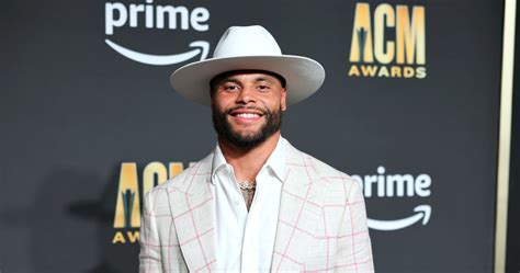 Dak Prescott Says Ezekiel Elliott 'Looks Great'; Hypes Cowboys Rookie ...