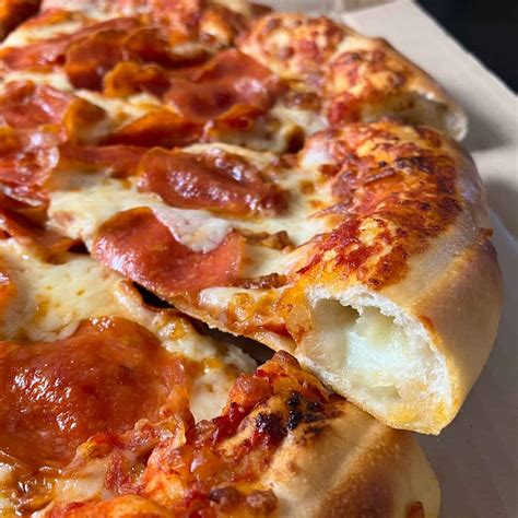 Pizza Hut Stuffed Crust Pizza (Original Cheese Stuffed Crust)