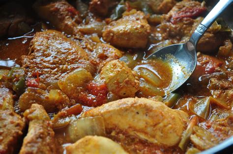Pioneer Bookworm, life in Belize: Dona Betty's Belizean Stewed Chicken ...