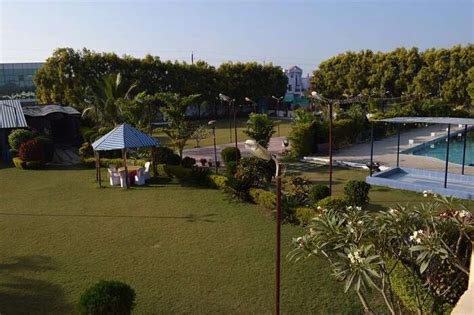 8 Luxurious Resorts In Bhopal For Travelers Of All Kind!