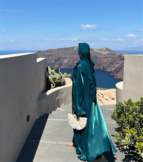 Emerald Shimmer Veil Abaya – Mirha Wear
