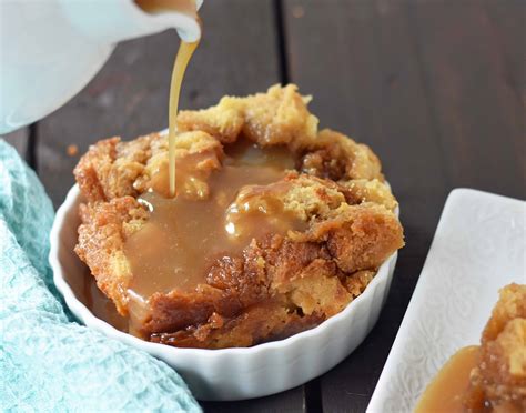 Apple Bread Pudding With Caramel Sauce - Giratan