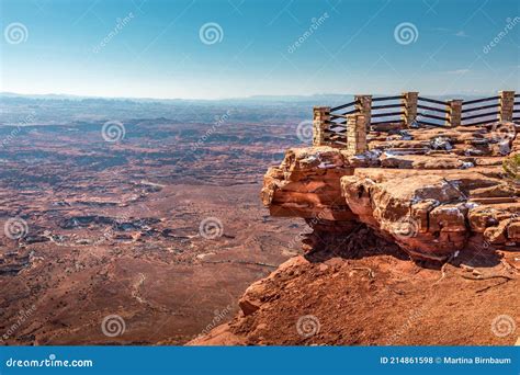 View from the Needles Overlook To the Canyonlands National Park, Utah ...