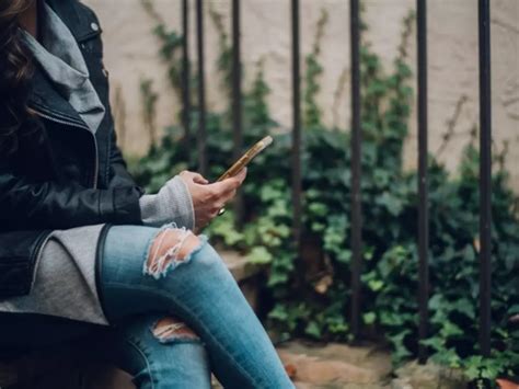 17 Funny Ways To End An Email & Become A Legend (Of Sorts) At Work