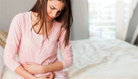 10 Common Reasons for Smelly Bowel Movements - lifeberrys.com