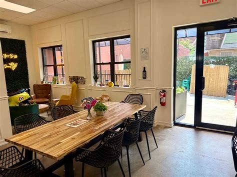 Busy Bee Coffee & Wine Bar | Charming Indoor Coffee Shop Space ...