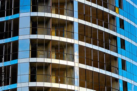 High-Rise Window Installation 的图像结果