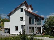 einfamilienhaus holzhaus der einfamilienhaus modern holzhaus versetztes pultdach einfamilienhaus holzhaus der einfamilienhaus modern holzhaus versetztes pultdach