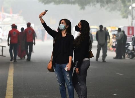 Love Clicking Too Many Selfies? Beware! It Can Be A Genuine Mental Disorder