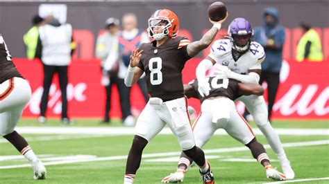 Browns rookie QB embarrasses Super Bowl winner in NFL debut | DAZN News CA