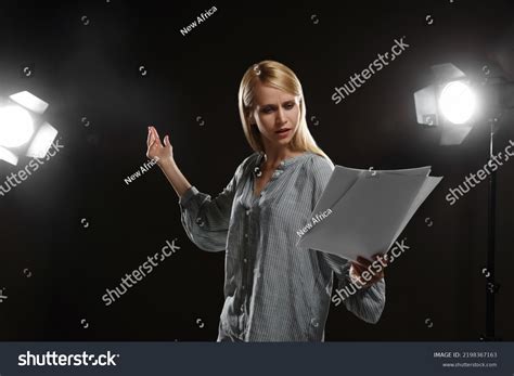 Professional Actor Reading a Script 的图像结果