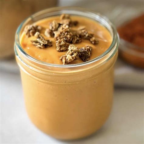 Simple Pumpkin Pie Protein Shake (Pumpkin Smoothie) - Mallory the ...
