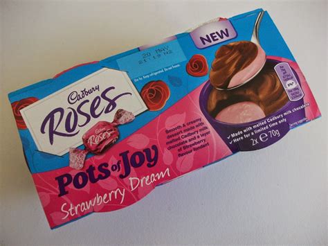 Cadbury Roses Pots of Joy Strawberry Dream Review