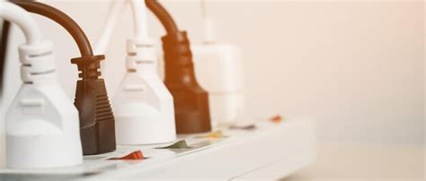 Electrical appliances plugs full of all plugs or plugs together because ...