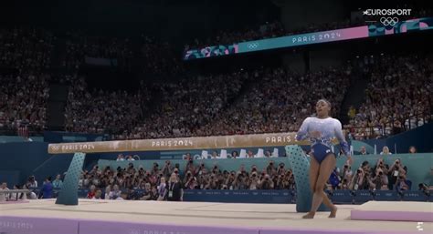 'It's a Final Salute to the Crowd': Fans Discuss Simone Biles' Unusual ...