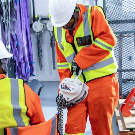 Rigger Training | Elite Offshore Pvt Ltd | Offshore and Industrial ...