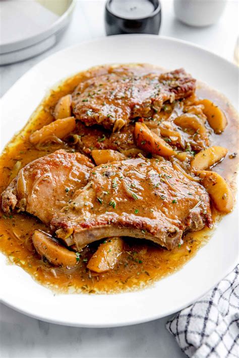 Pork Chops with Apples and Onion | Recipe in 2025 | Apple pork chops ...