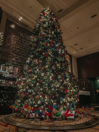 The 18 prettiest Christmas trees in London | Condé Nast Traveller India