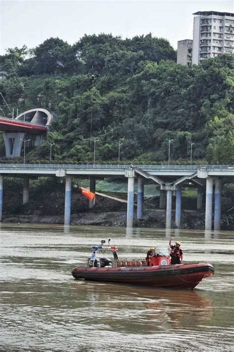 看！无人船、水下电动机械手……一大波智能化装备加入重庆水上应急救援_腾讯新闻