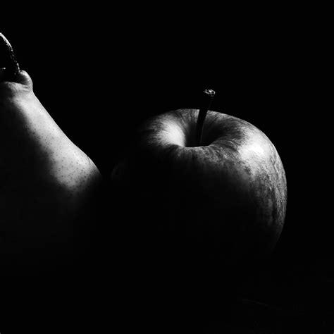 Download wallpaper 2780x2780 apple, fruit, black and white, black ipad ...