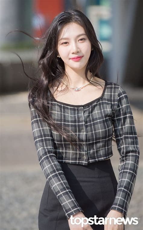 Red velvet irene seulgi wendy joy yeri feel my rhythm revel kpop idol ...