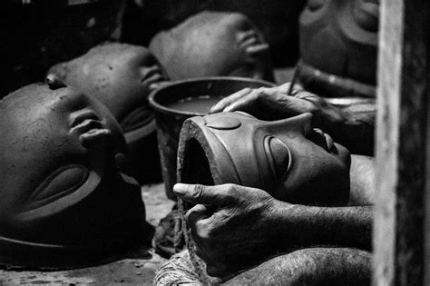 Idol Makers of Famed Kumartuli Hope for Brisk Business This Durga Puja ...