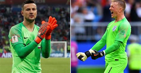 Golden Glove: 4 Brave Goalkeepers Whore Competing For The Top Honour In ...