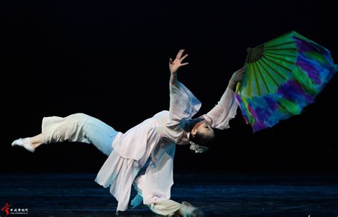 实用的中国舞基本功练习方法-古典舞-南京-习舞女汉子-爱一格旗下舞蹈网