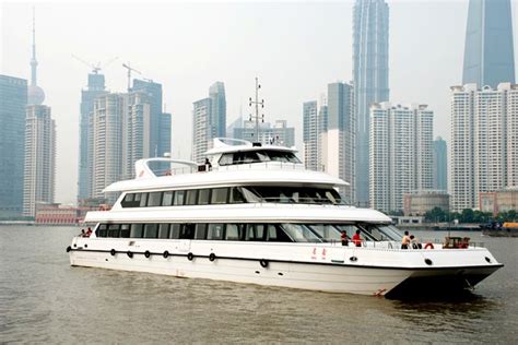 Huangpu River Cruise - AI travel guide, photo tips, social media share ...