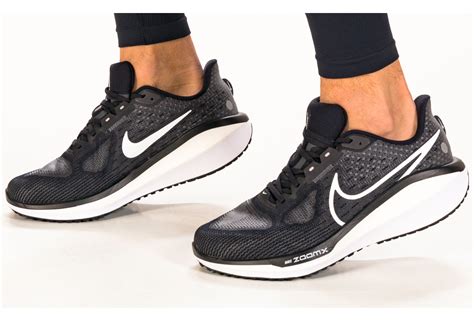 Nike Vomero 17 Wide in promozione | Uomo Scarpe Terreni misti Nike