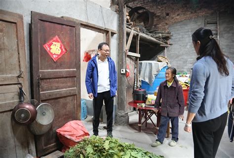桂林中院院长杨晓春到乡村振兴联系点开展入户走访工作-桂林市中级人民法院