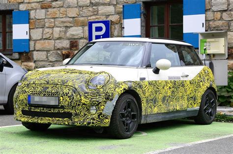 Mini plots maiden hot hatch EV for 2019 reveal | Autocar Professional