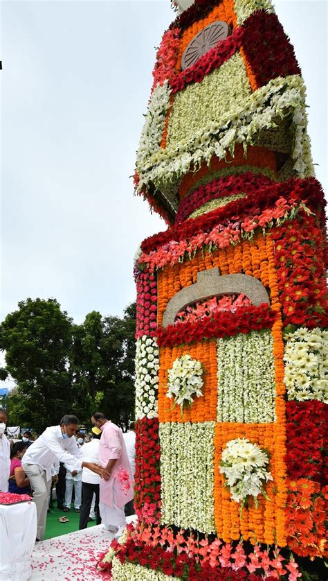 CM KCR Pay's Respect to Telangana Amara Veerula Stoopam on the eve of ...