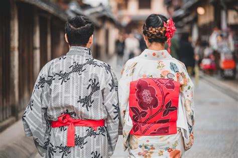 Essential Guide to Traditional Japanese Kimono Clothes | Bokksu – Bokksu Snack Box: Authentic ...