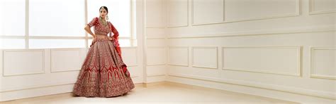What fabrics are commonly used in Chandni Chowk lehengas? – Mohi fashion