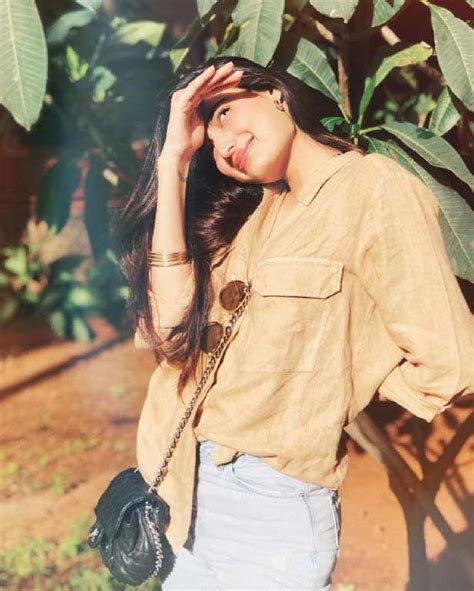 Here’s why Athiya Shetty cropped out KL Rahul from a picture | Filmfare.com